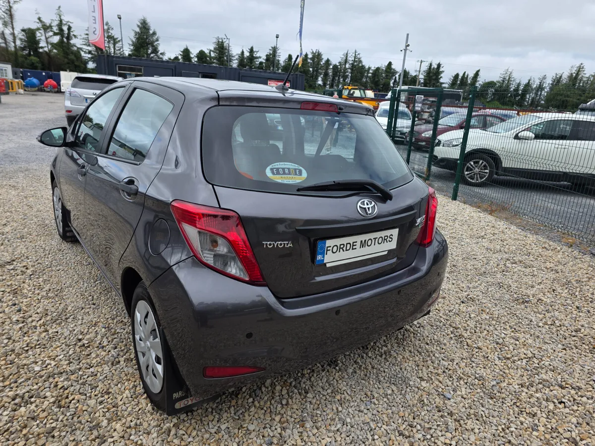 Toyota Yaris 2013 - Image 3
