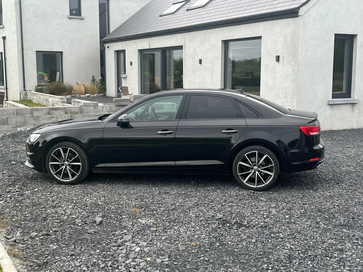 Audi A4 Black Edition - Image 3