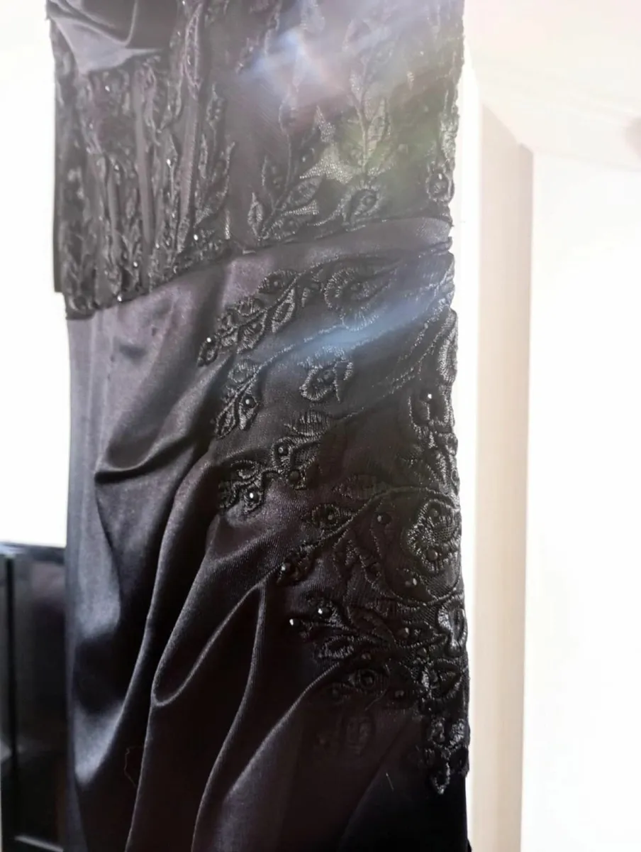 Corset Mermaid Satin Prom Dress with Slit, size 6 - Image 4