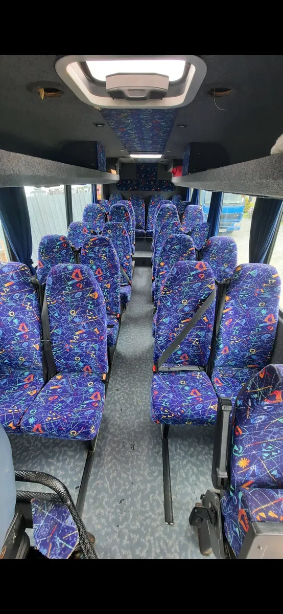 40 x Buckingham Seats For Sale - Image 1
