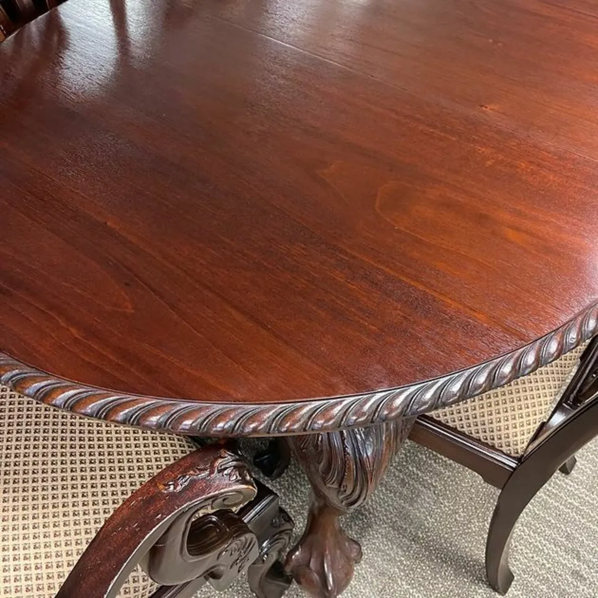 Fabulous oval shaped mahogany roped edge dining ta - Image 2