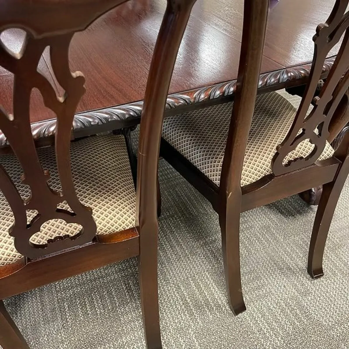 Fabulous oval shaped mahogany roped edge dining ta - Image 3