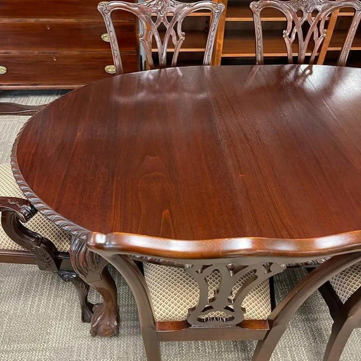 Fabulous oval shaped mahogany roped edge dining ta - Image 4