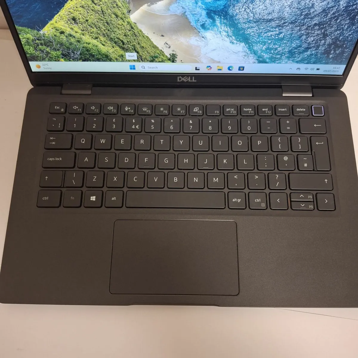 Dell Latitude 7320 | i5-1135G7 | 8GB RAM | - Image 3