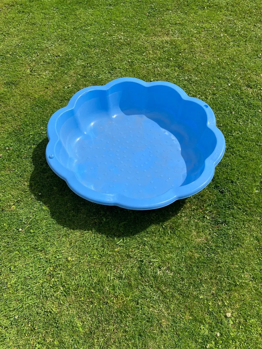 Kids / Dogs Paddling Pool or Sand Pit €6