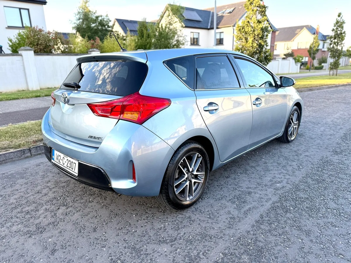 Toyota Auris SOL - High Spec - Image 4