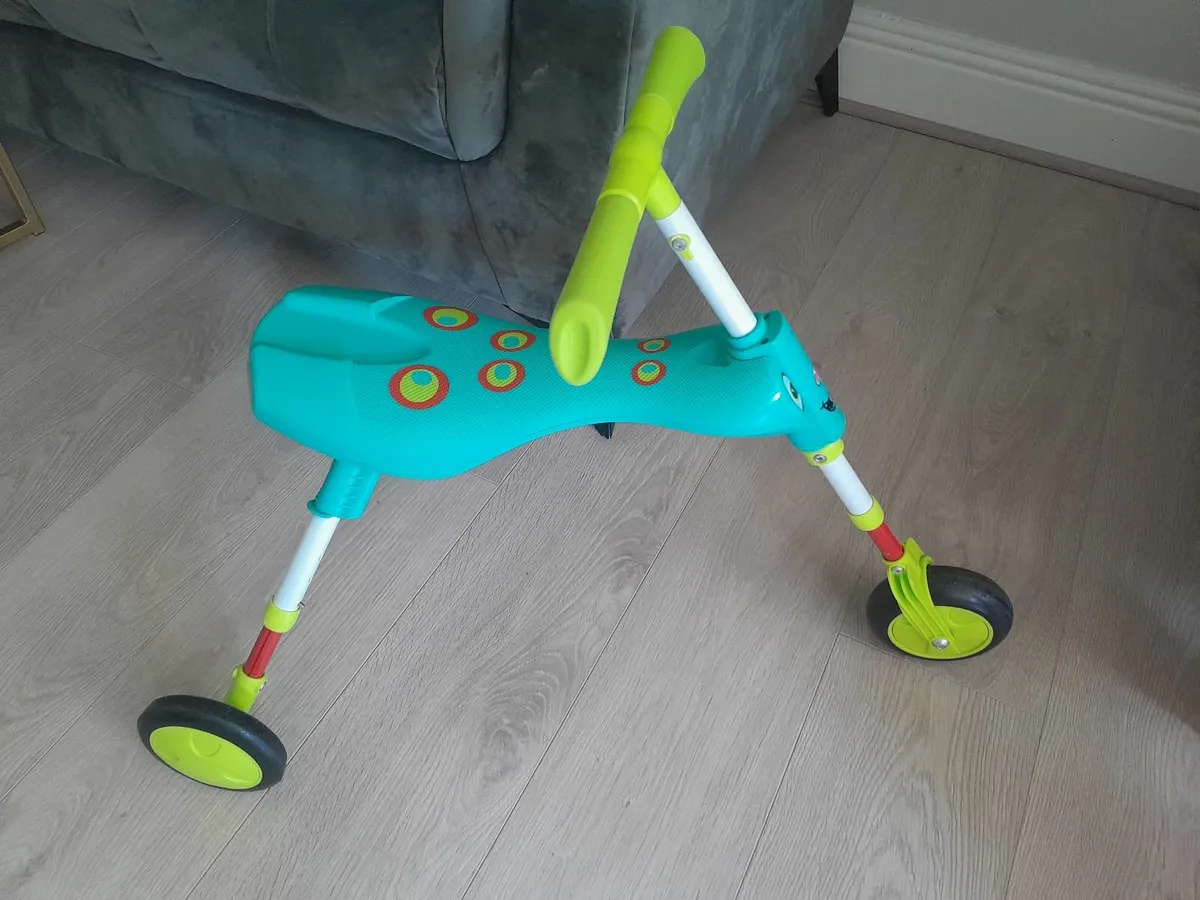 Scuttlebug xl tricycle for 2-4 years - Image 1