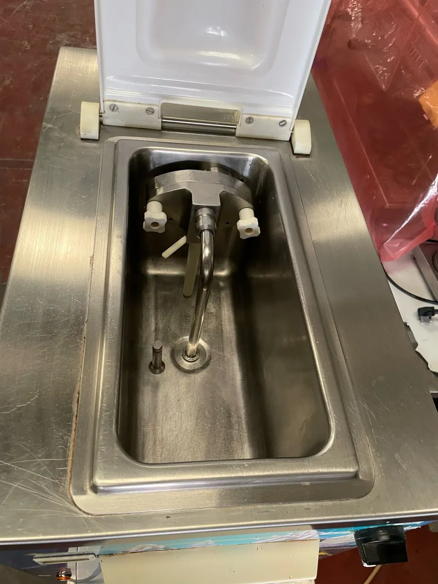 Ice cream machine - Image 2