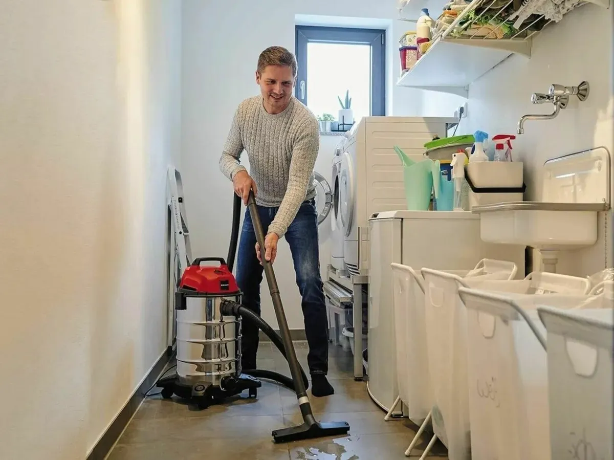 Dust Vacuum Extractor 30L Industrial Wet Dry Clean - Image 4