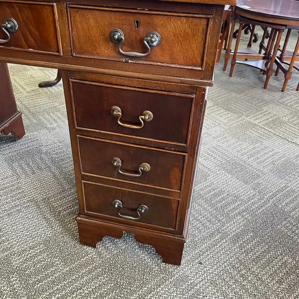 Beautiful mahogany red leather top twin pedestal w - Image 2