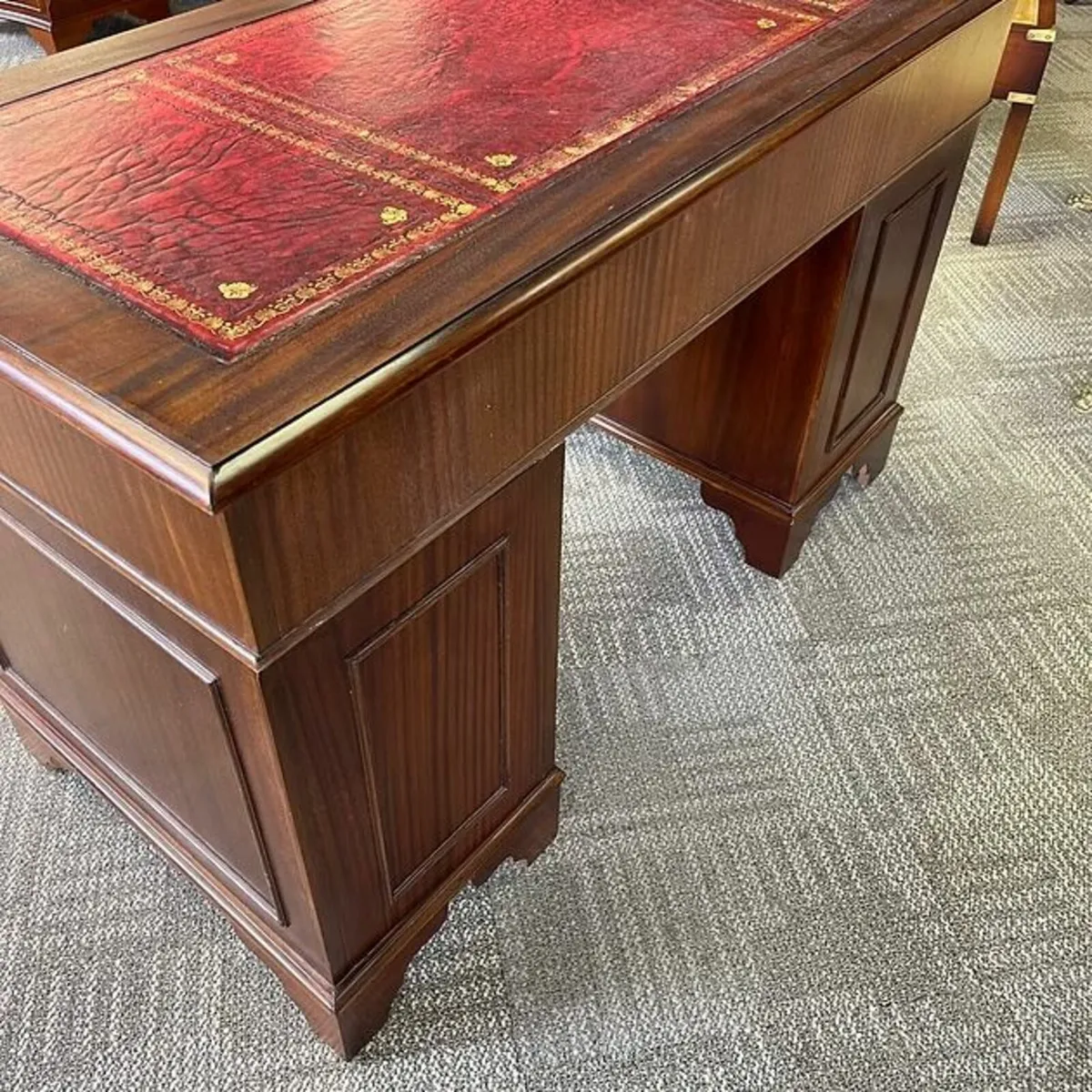 Beautiful mahogany red leather top twin pedestal w - Image 4
