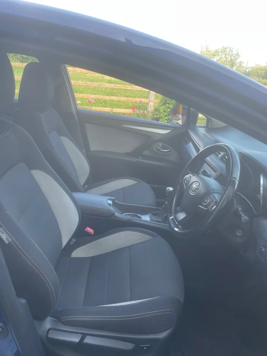 Toyota Avensis 2017 - Image 1