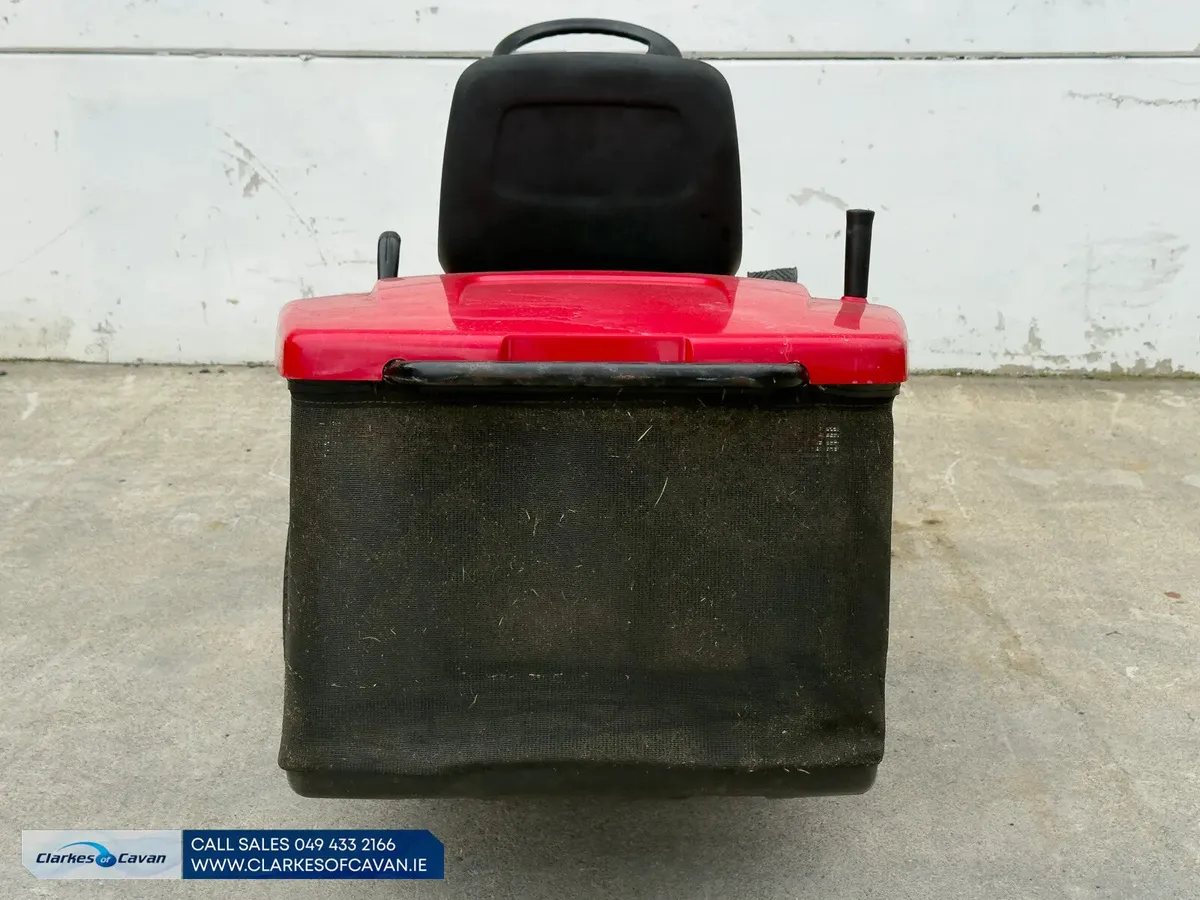 2017 Castelgarden XDC140HD ride-on lawnmower - Image 4