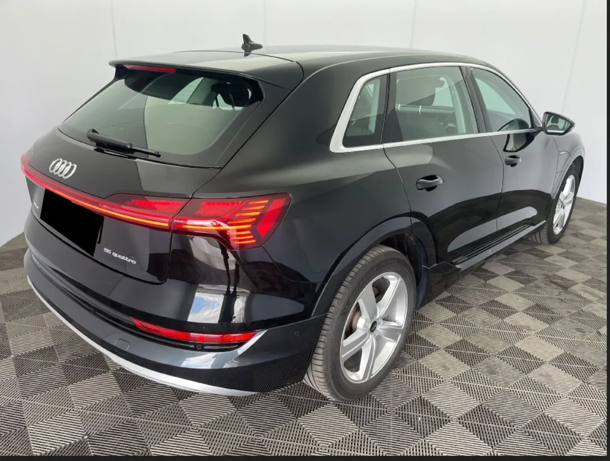 AUDI E-TRON TECHNIK 55 QUATTRO 95KWH - Image 3