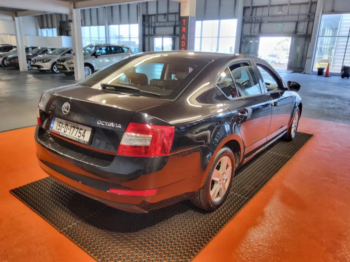 Skoda Octavia 1.6 TDI CR 105BHP DSG Ambition - Image 3