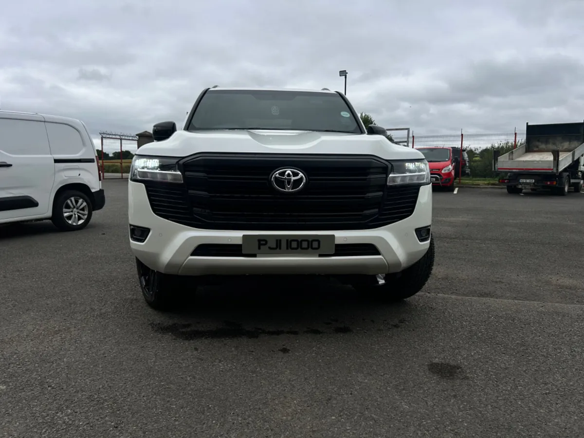 Toyota Land Cruiser 2025 GR sport - Image 3
