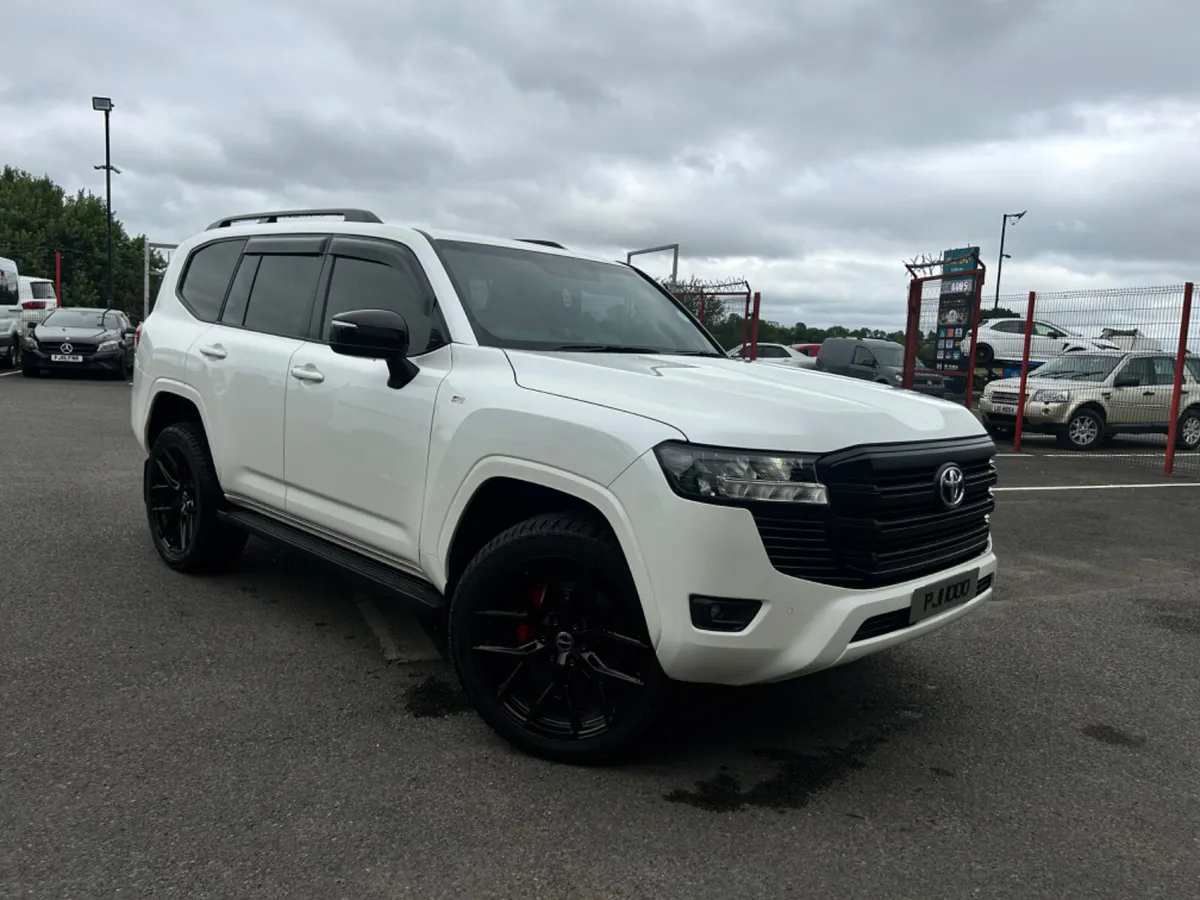 Toyota Land Cruiser 2025 GR sport - Image 4