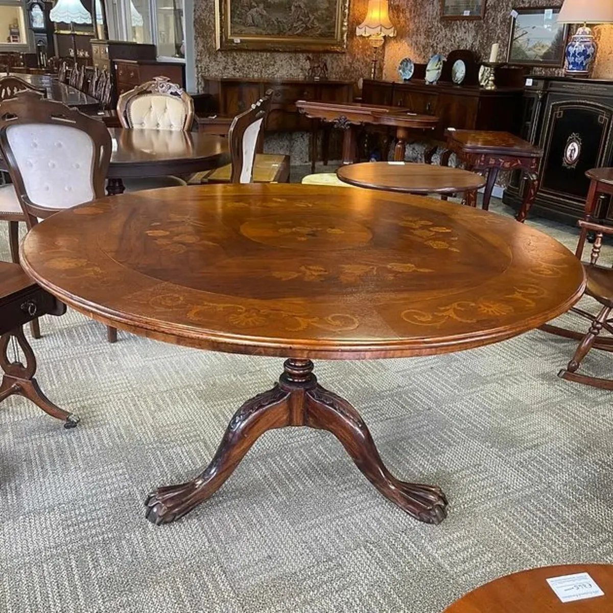 Victorian quality inlaid walnut round centre hall - Image 1