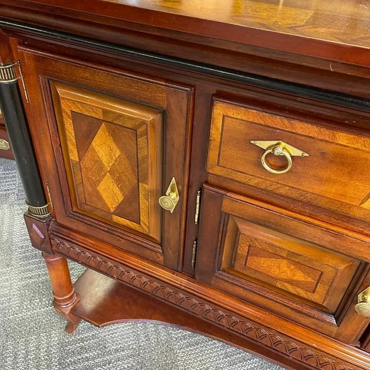 Stunning inlaid rosewood sideboard with brass gall - Image 4