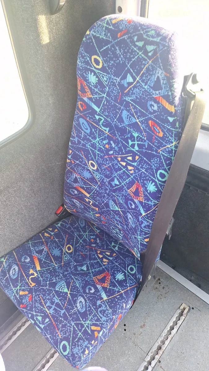 40 x Buckingham Seats For Sale - Image 4