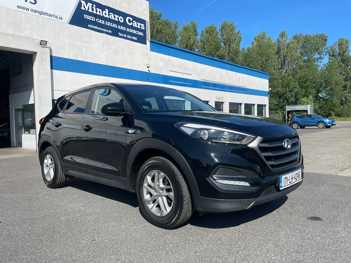 Hyundai Tucson 2017//LOW MILEAGE - Image 1