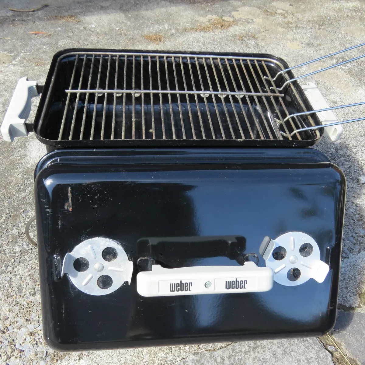 Weber portable  BBQ - Image 2