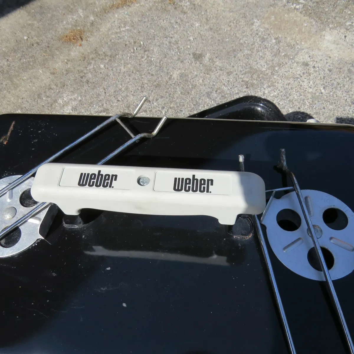 Weber portable  BBQ - Image 4