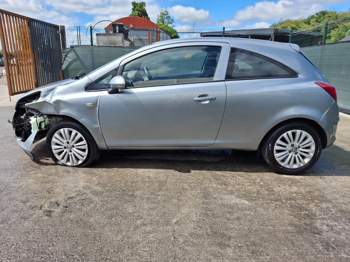 132 Opel Corsa 1.2 Petrol - Image 4