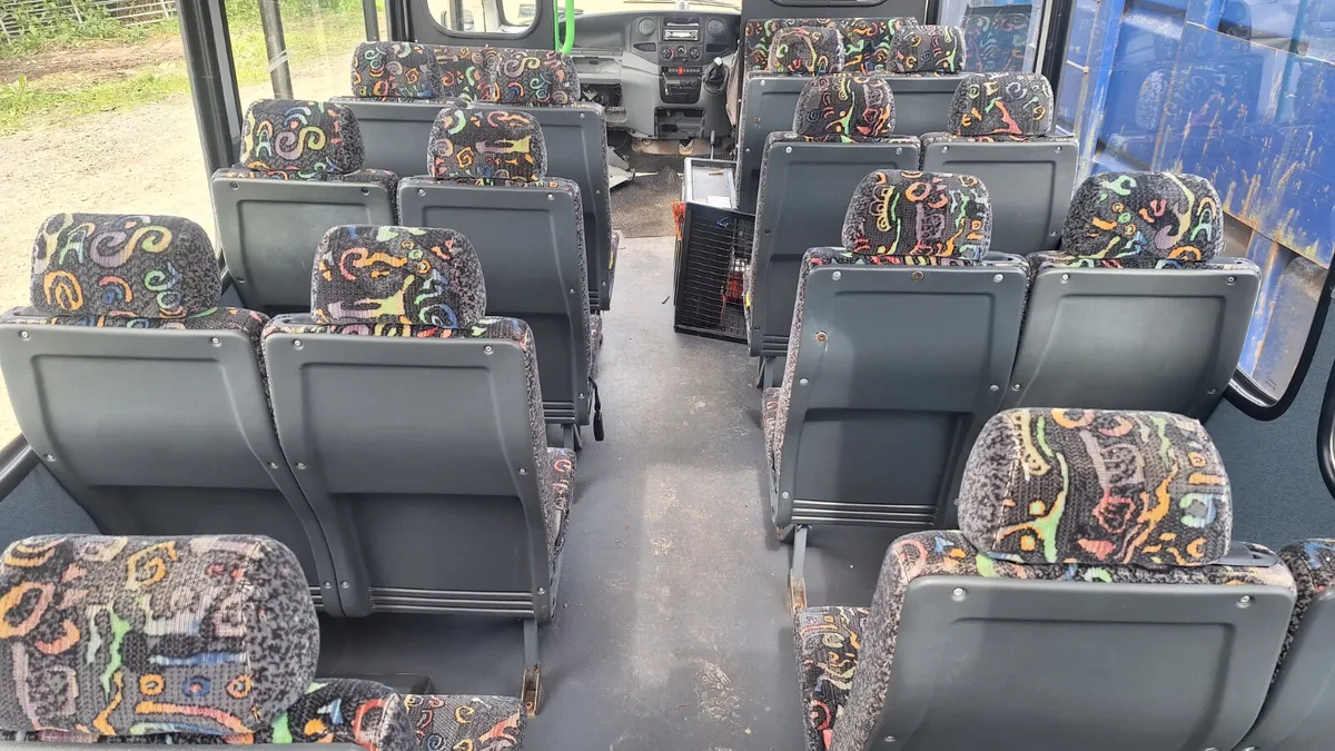 25 Nutrack Bus Seats - Image 2