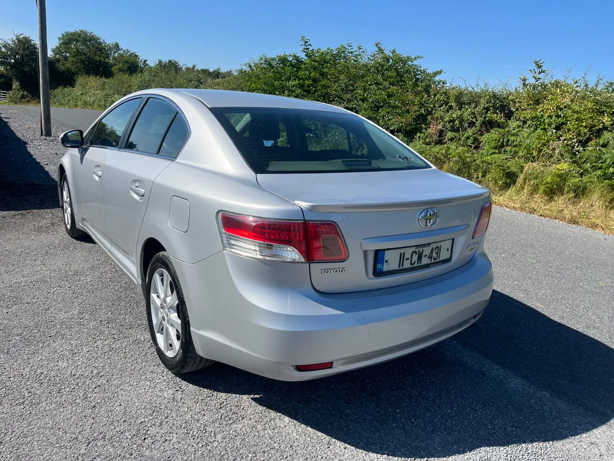 Toyota Avensis 2011 - Image 4
