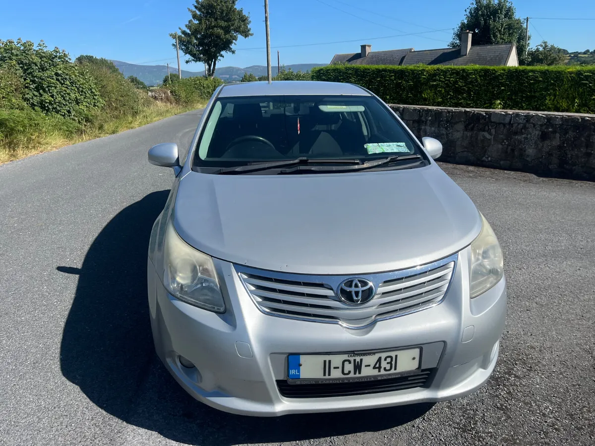 Toyota Avensis 2011 - Image 2
