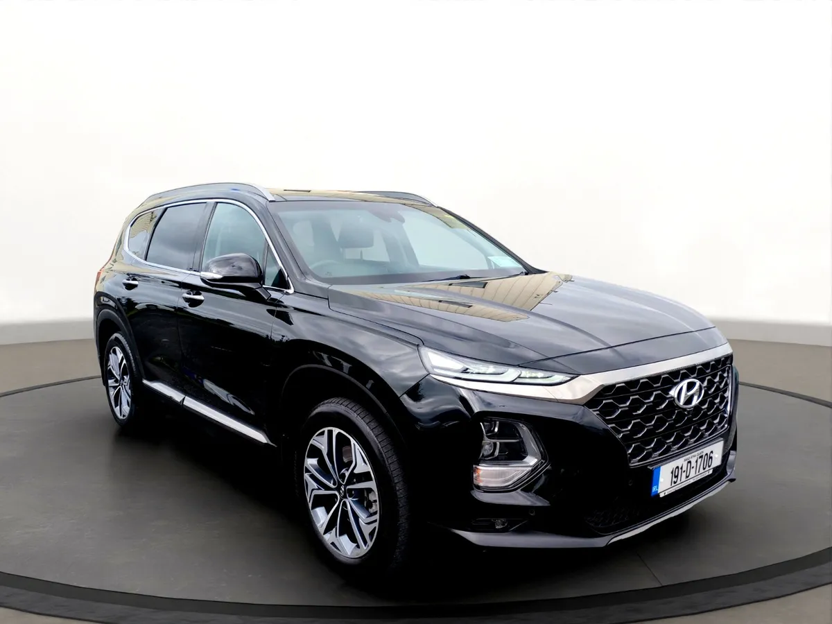 Hyundai Santa Fe premium plus Auto - Image 3