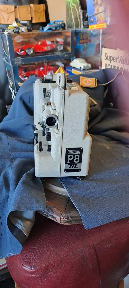 Vintage Retro Eumig Canera Projector - Image 2