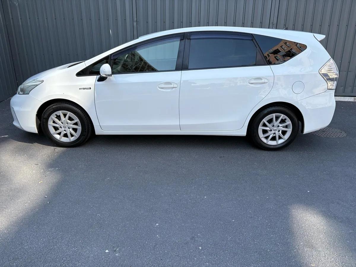 Toyota Prius Alpha 7 seats /New NCT - Image 4