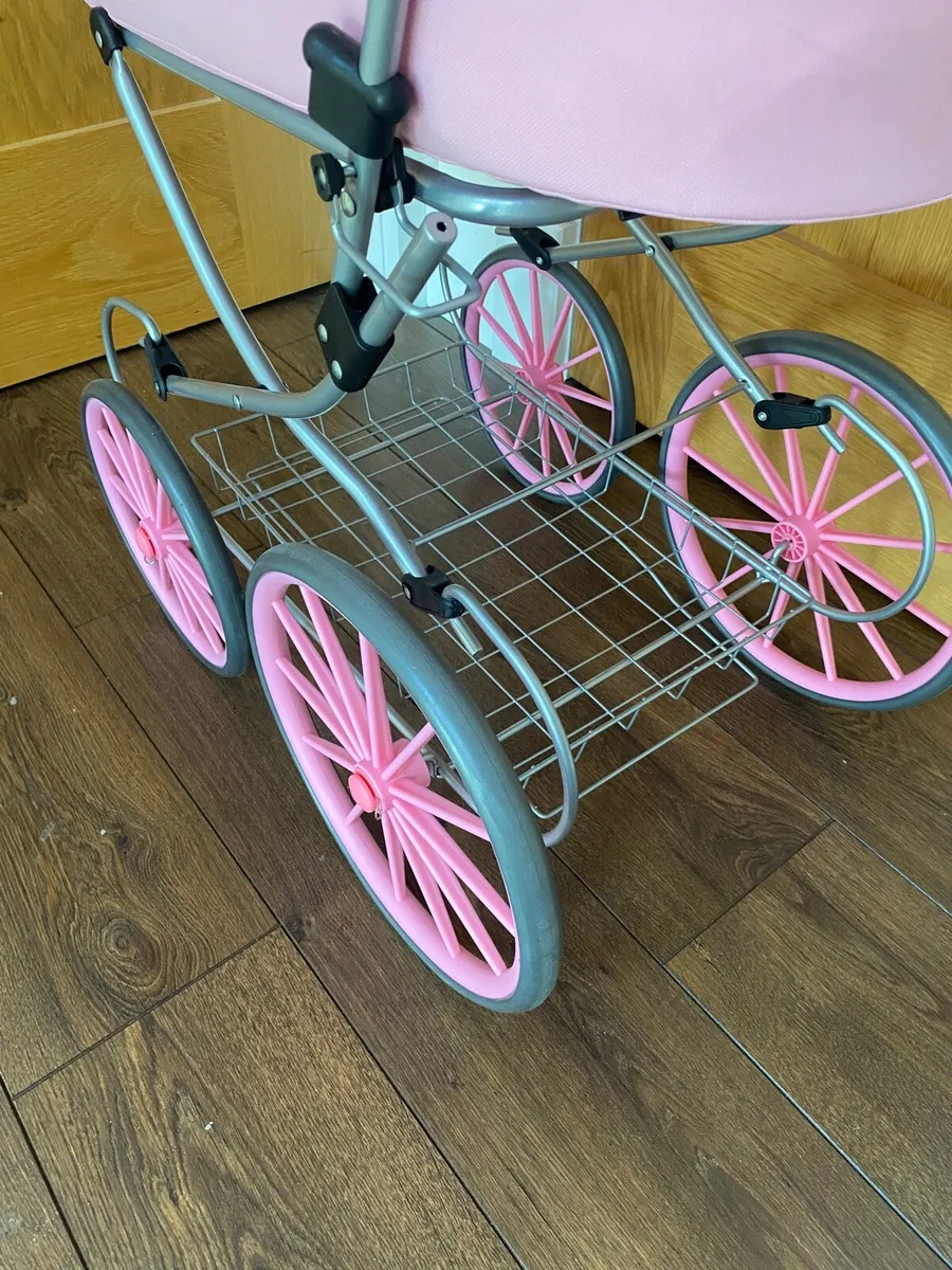Pink dolls buggy - Image 3