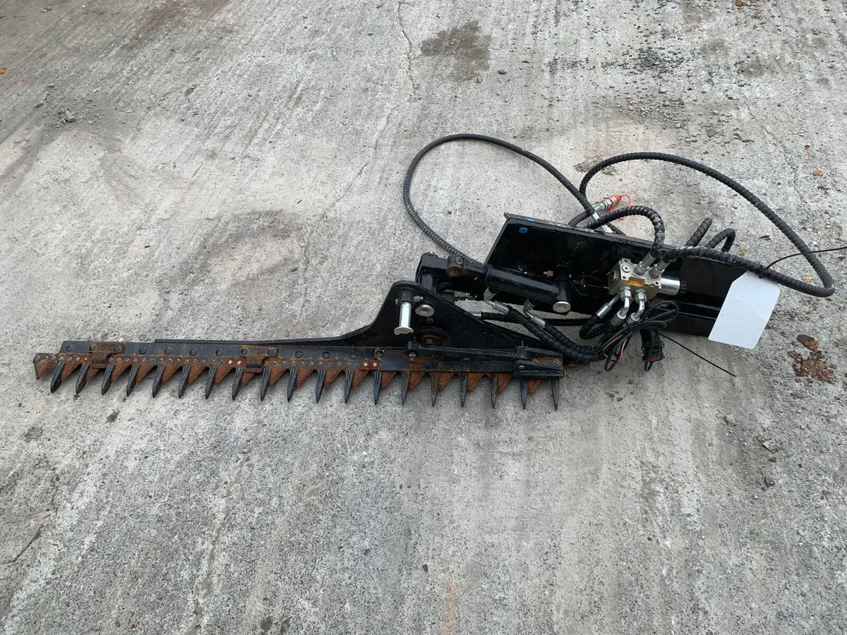 Hydraulic Finger Mower to suit Skidsteer Loader - Image 1