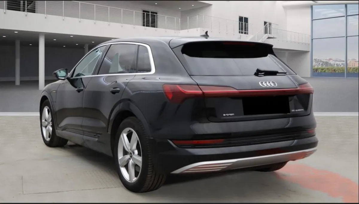 AUDI E-TRON TECHNIK 55 QUATTRO // PAN SUNROOF - Image 3