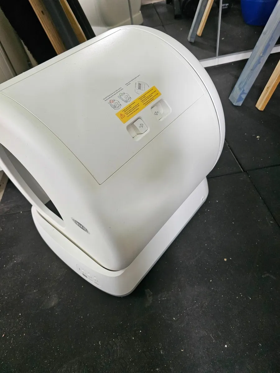Trixie Self-Cleaning  Electric Cat Litter Box - Image 3