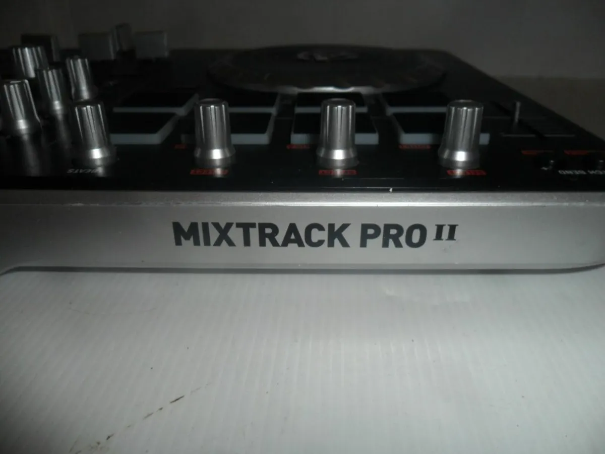 Numark Mix Track Pro 2 Mixer - Image 2