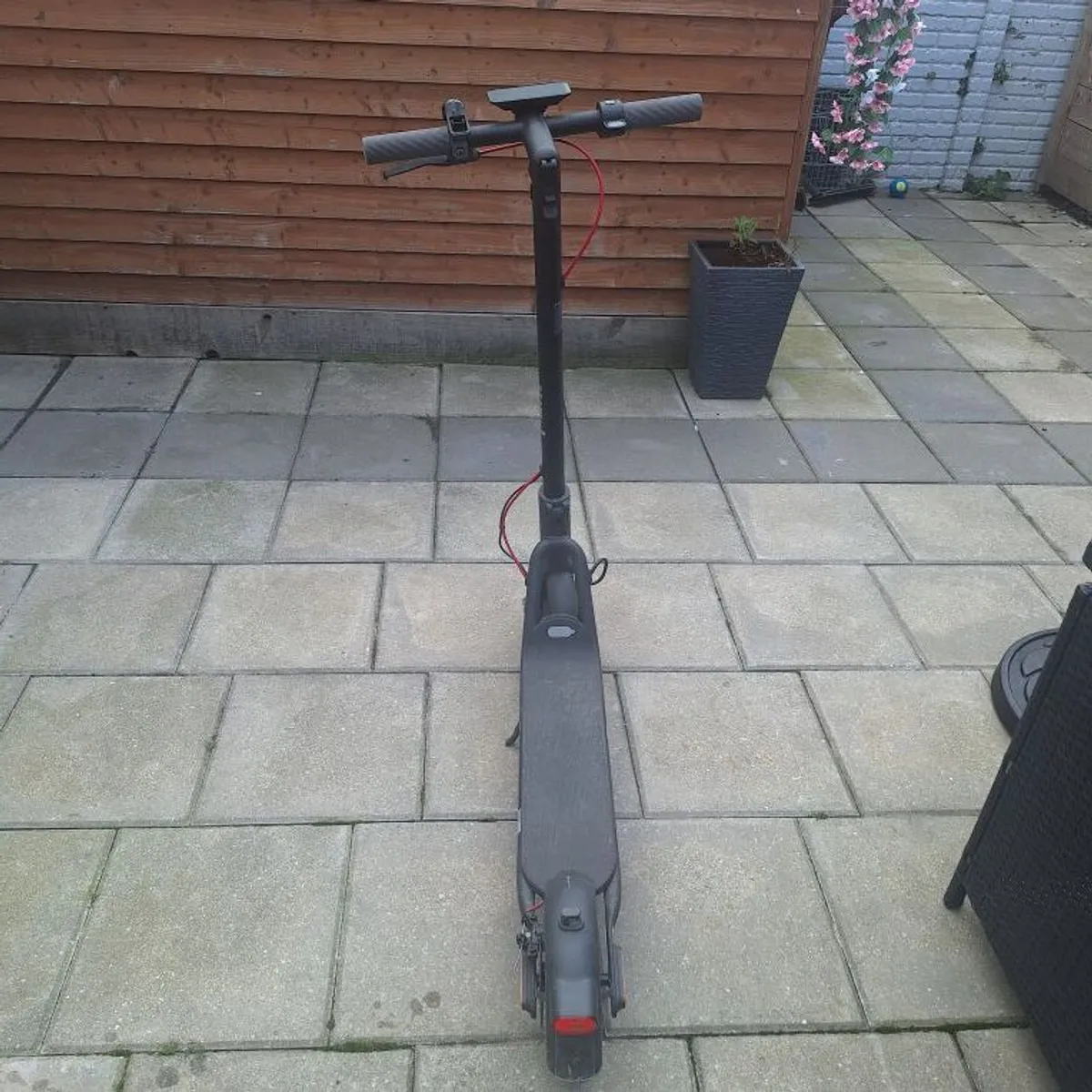 Navee v40i pro electric scooter - Image 1