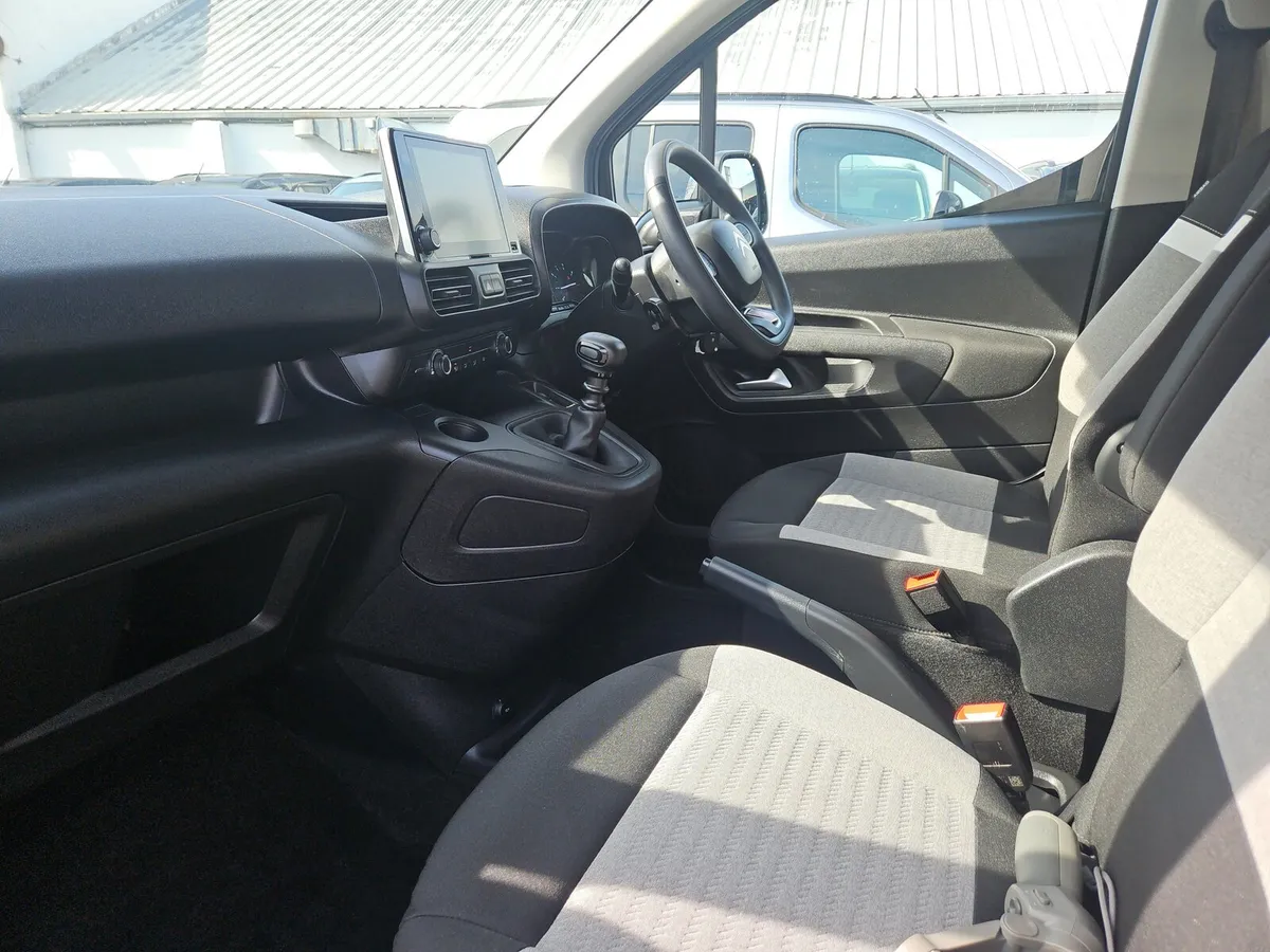Citroen Berlingo Wheelchair Access Taxi Spec - Image 3