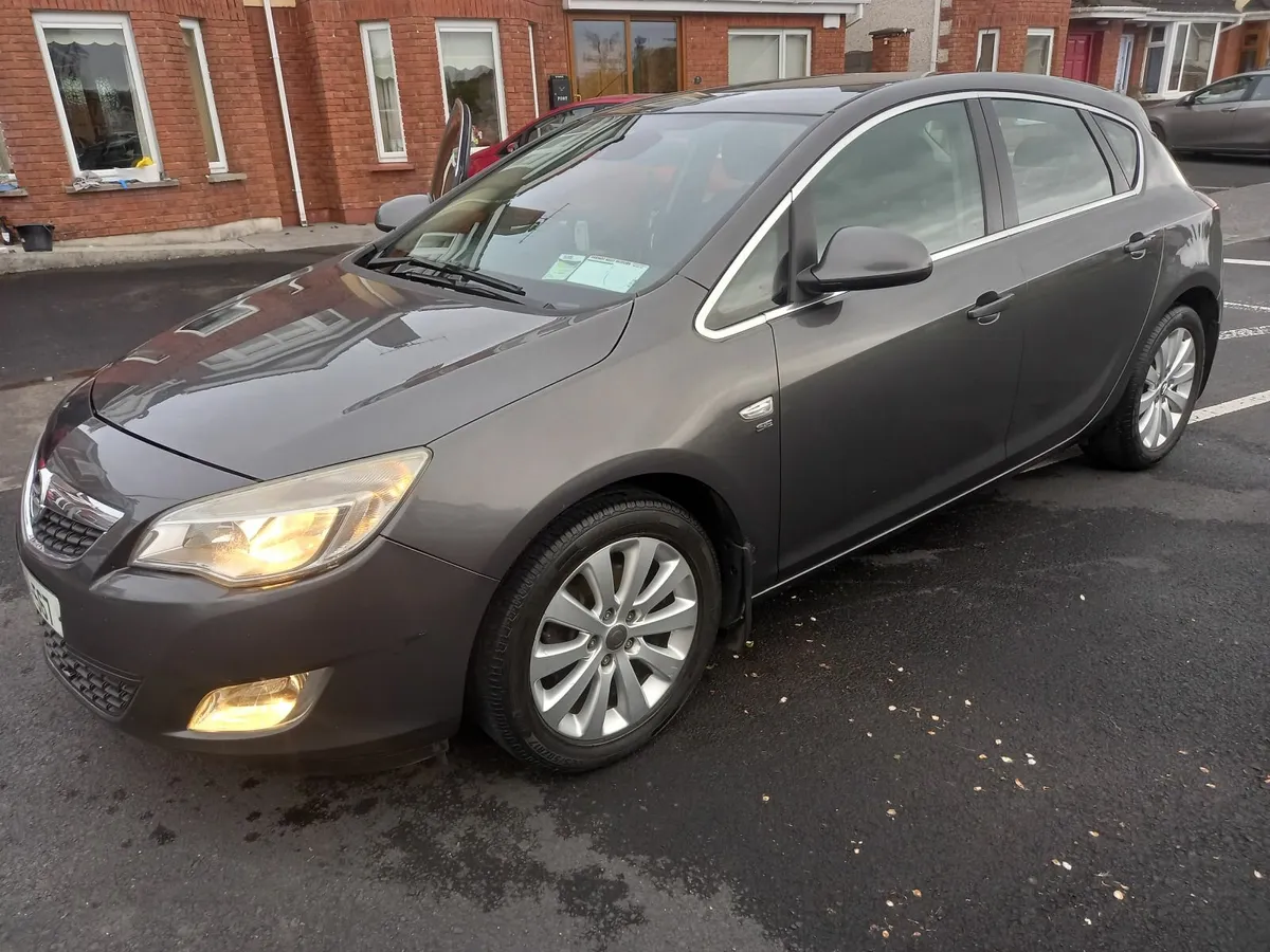 Opel Astra 2012 - Image 3