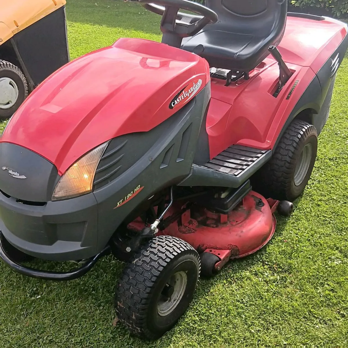 Castlegarden hydrostatic 500cc Briggs engine - Image 3