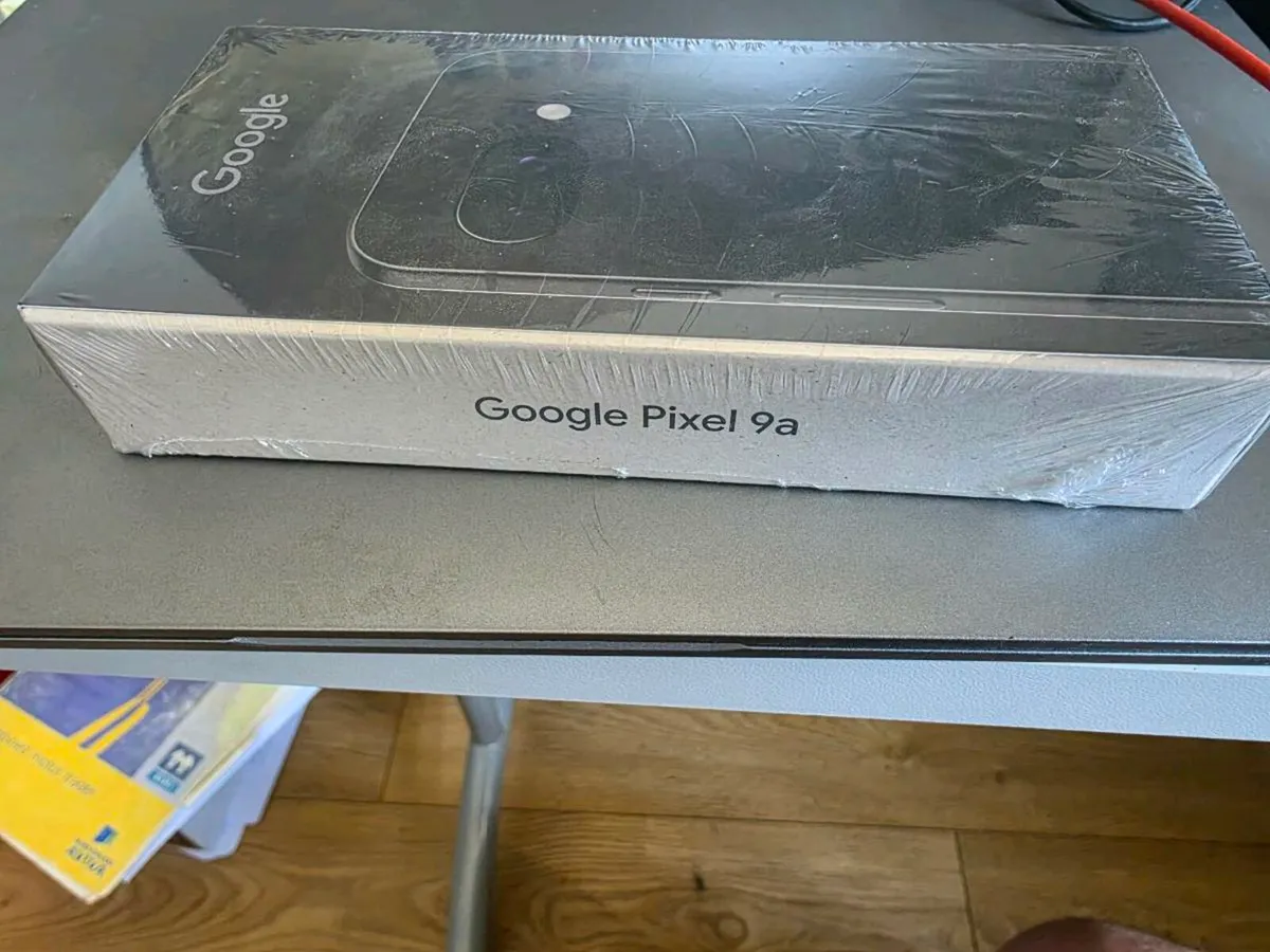 Google Pixel 9a **brand new** - Image 3