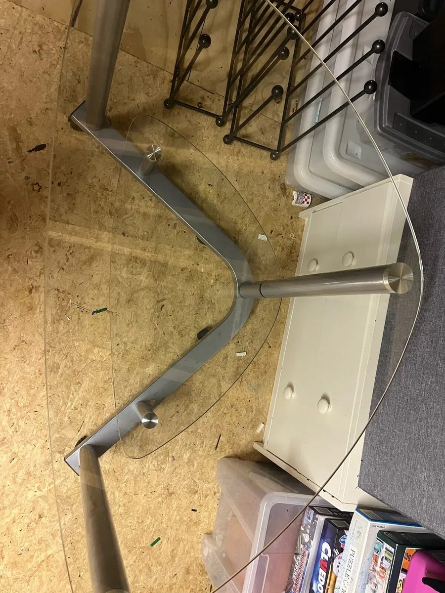 Office table - Image 2