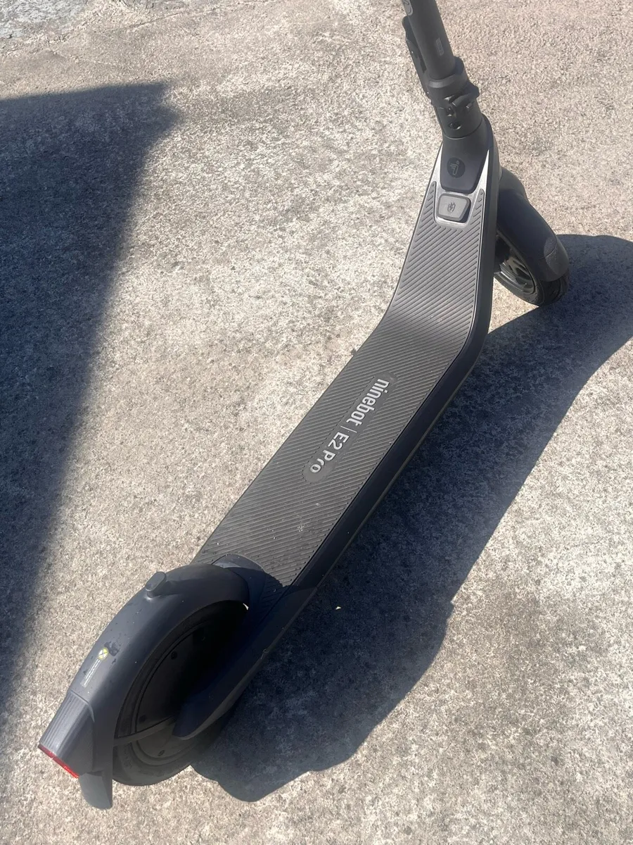 Segway Ninebot E2 PRO Scooter - Image 4