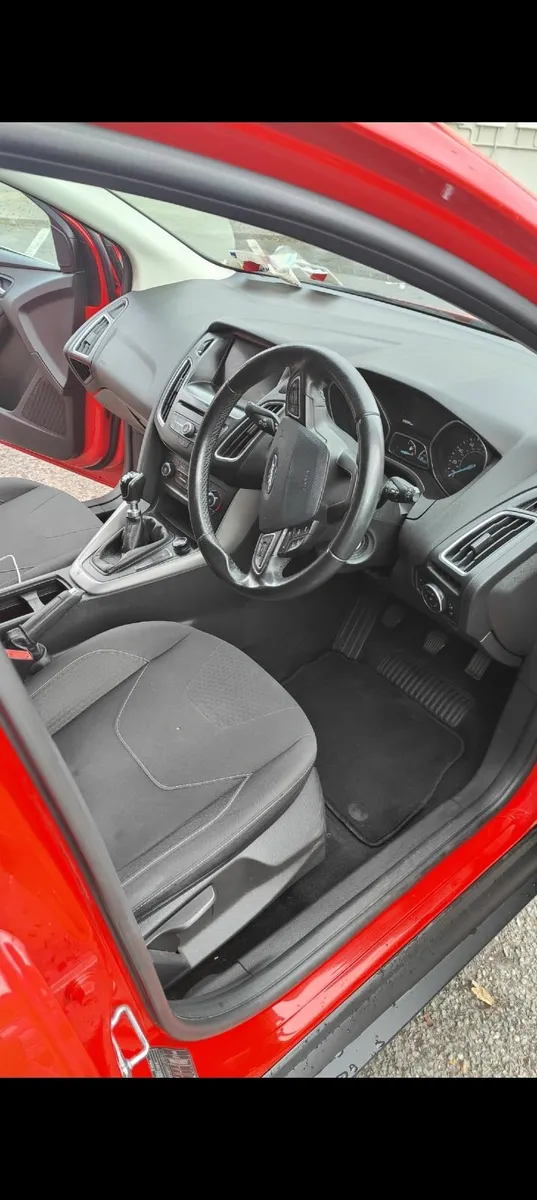Ford Focus 2017 - Image 2