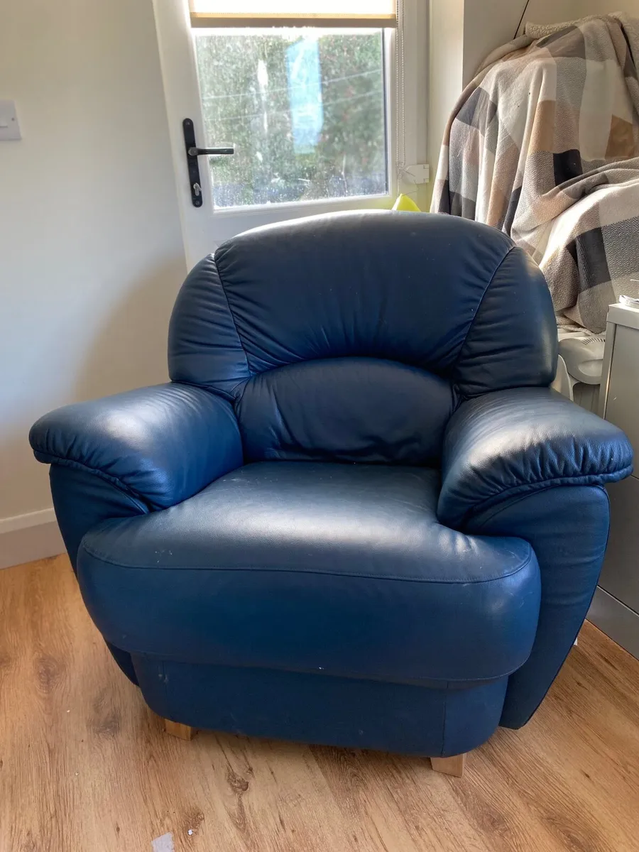 Armchair - Image 1