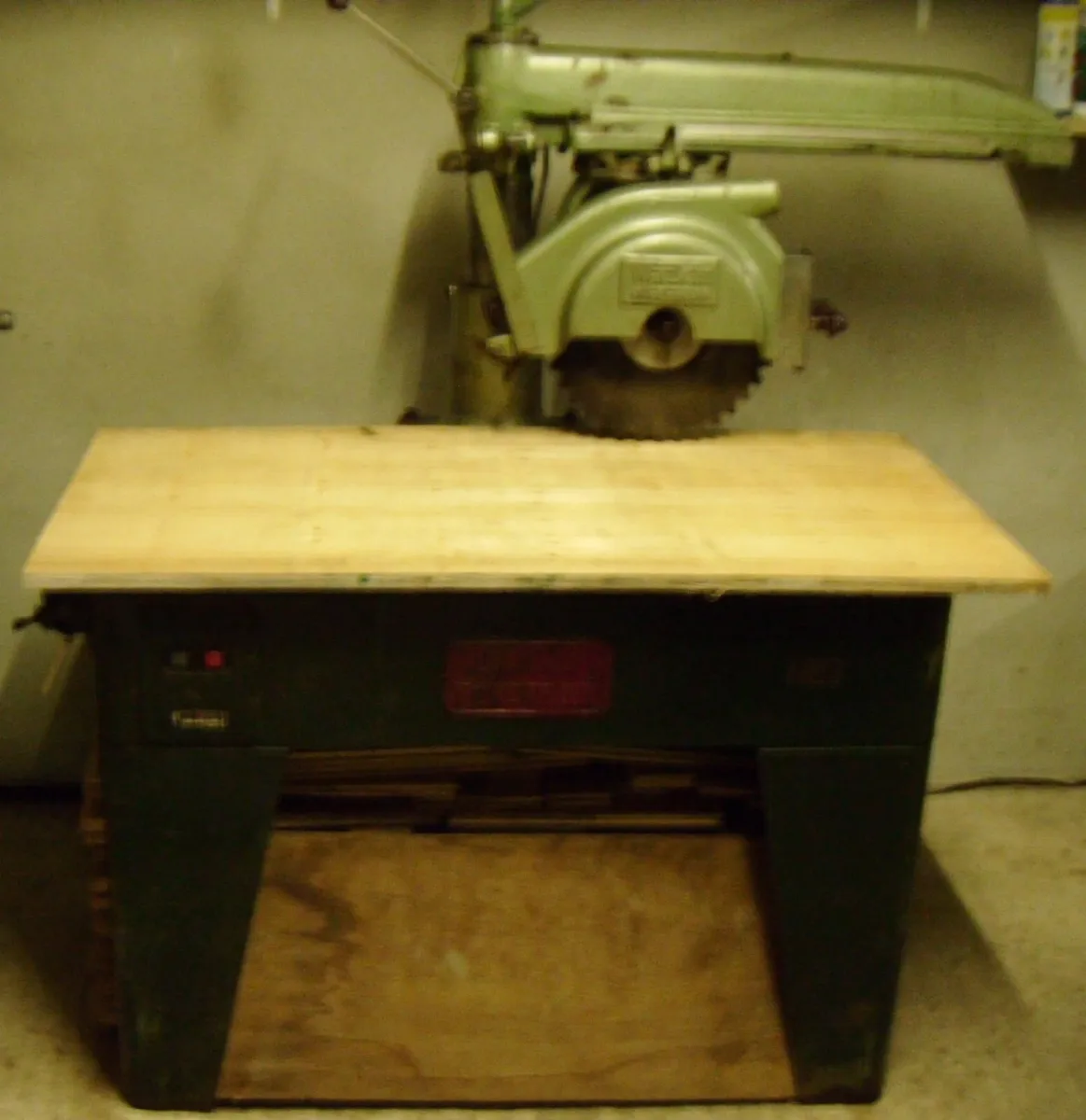 Wadkin Radial Arm Crosscut Saw - Image 1