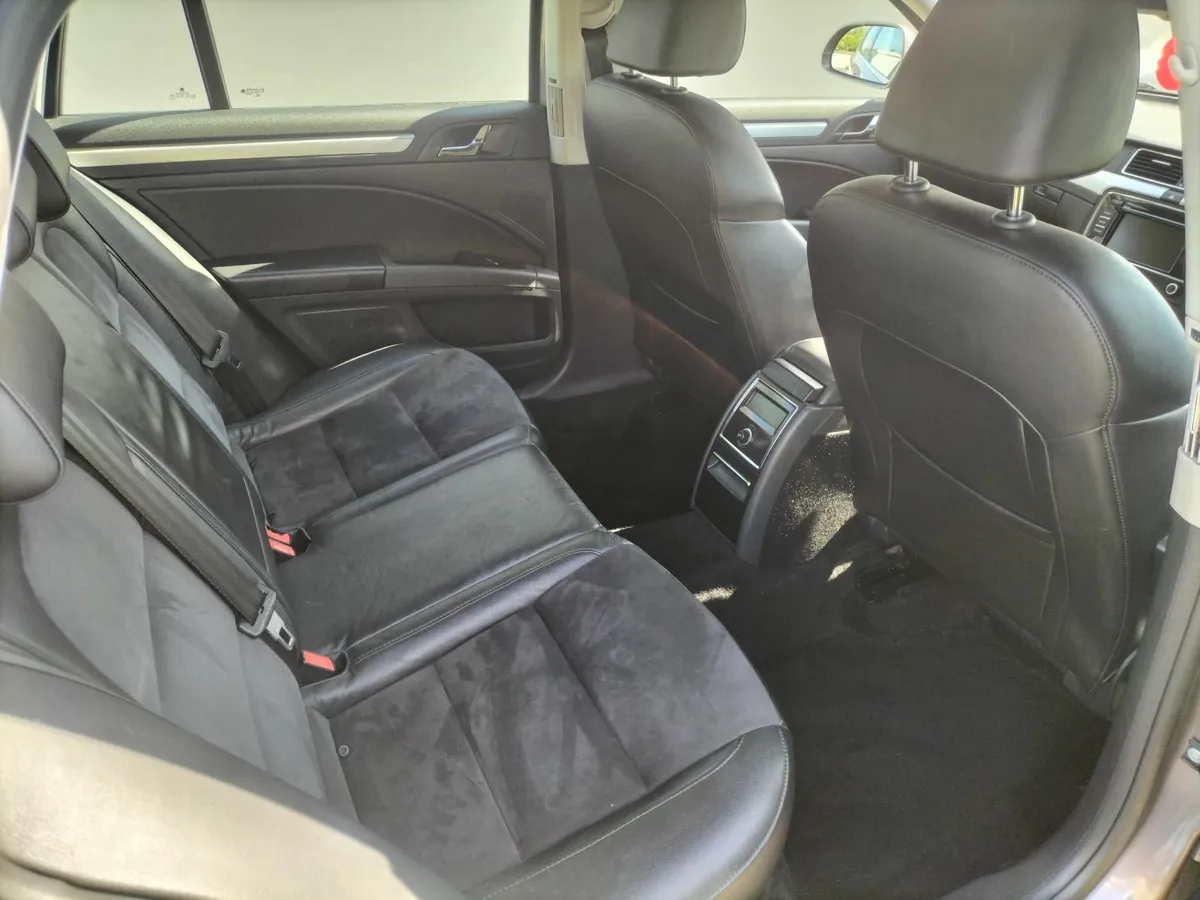 Skoda Superb 2014 - Image 2